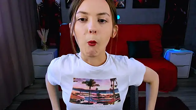 Snapshot of JesssWalker chatting on 03-19-25, 06:24 JesssWalker online show from 03-19-25, 06:24