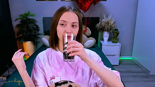 Snapshot of JesssWalker chatting on 03-22-25, 01:54 JesssWalker online show from 03-22-25, 01:54