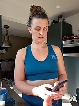 Snapshot of cumtomama chatting on 09-29-25, 09:25 cumtomama online show from 09-29-25, 09:25