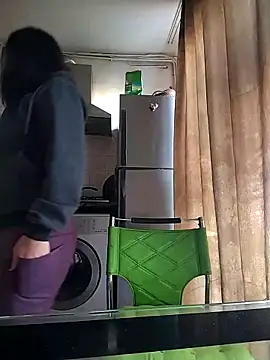 Rosanna Rennie online show from 03-11-25, 05:16