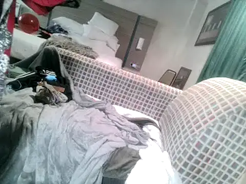 Snapshot of AQuickPhyx chatting on 02-14-25, 03:33 AQuickPhyx online show from 02-14-25, 03:33