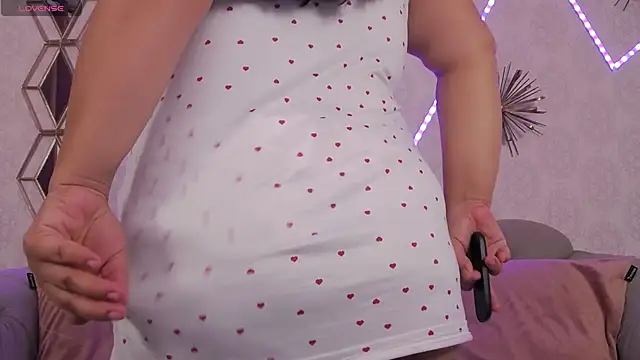 BustyEva  online show from 09-19-25, 03:30