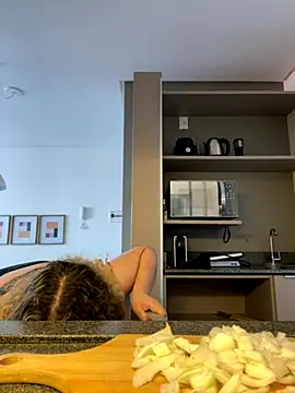 Snapshot of Blessedd99 chatting on 10-14-25, 04:30 Blessedd99 online show from 10-14-25, 04:30