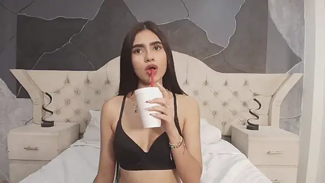 Snapshot of BellaaStorm chatting on 01-23-25, 06:24 BellaaStorm online show from 01-23-25, 06:24