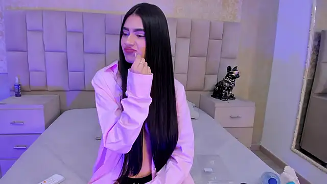 Snapshot of BellaaStorm chatting on 02-01-25, 03:39 BellaaStorm online show from 02-01-25, 03:39