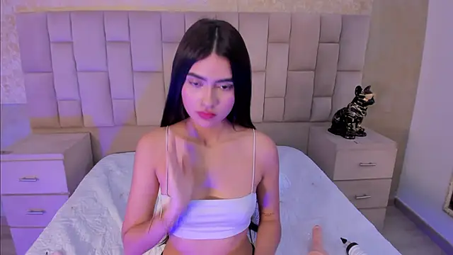 Snapshot of BellaaStorm chatting on 02-13-25, 04:17 BellaaStorm online show from 02-13-25, 04:17