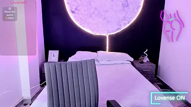 Snapshot of BellaaStorm chatting on 02-25-25, 01:06 BellaaStorm online show from 02-25-25, 01:06