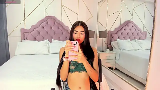 Snapshot of BellaaStorm chatting on 03-12-25, 01:51 BellaaStorm online show from 03-12-25, 01:51