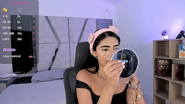 Snapshot of BellaaStorm chatting on 09-16-25, 01:34 BellaaStorm online show from 09-16-25, 01:34