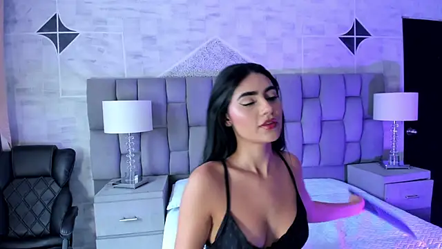 Snapshot of BellaaStorm chatting on 10-03-25, 08:28 BellaaStorm online show from 10-03-25, 08:28