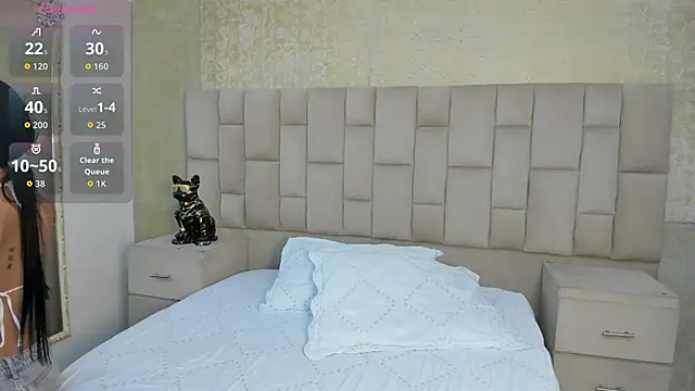 Snapshot of BellaaStorm chatting on 11-17-25, 08:58 BellaaStorm online show from 11-17-25, 08:58