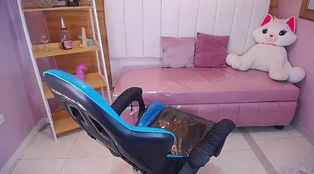 Snapshot of victoria_ricci_a chatting on 02-14-25, 08:05 victoria ricci a online show from 02-14-25, 08:05