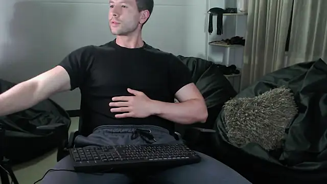 Snapshot of hairyncuteass chatting on 01-26-25, 12:37 hairyncuteass online show from 01-26-25, 12:37