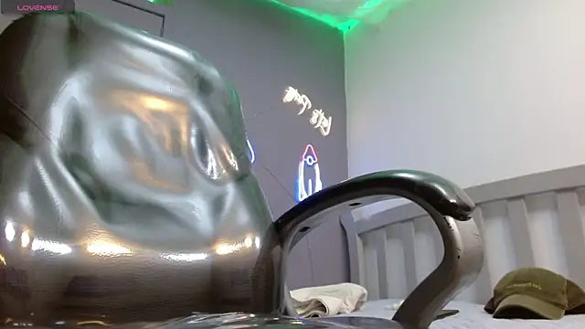 HarolddXL online show from 02-07-25, 12:39