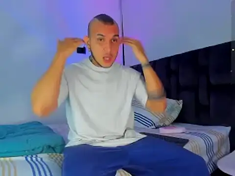 austinoficial online show from 02-05-26, 03:55