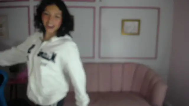 zoe ch  online show from 03-19-25, 09:37