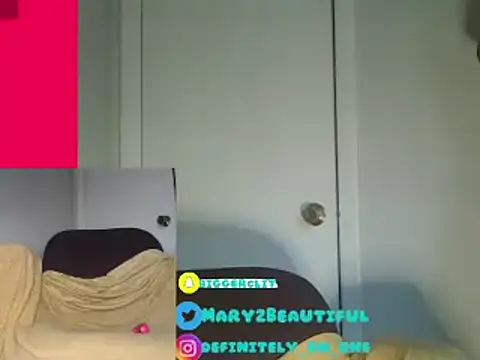 Snapshot of dragdemballznme chatting on 01-29-25, 10:01 dragdemballznme online show from 01-29-25, 10:01