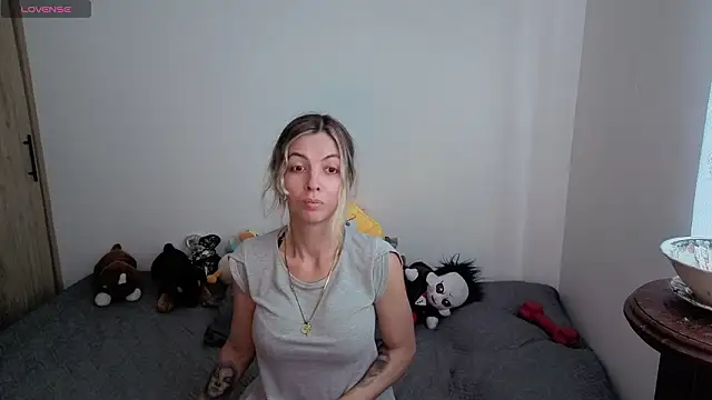 Princezzlove3 online show from 02-09-26, 01:04