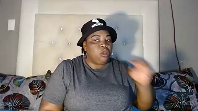 omalicha98 online show from 04-14-26, 07:14