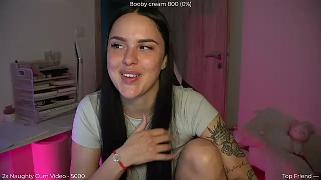 Snapshot of NaomiiMoon chatting on 05-24-26, 06:24 NaomiiMoon online show from 05-24-26, 06:24