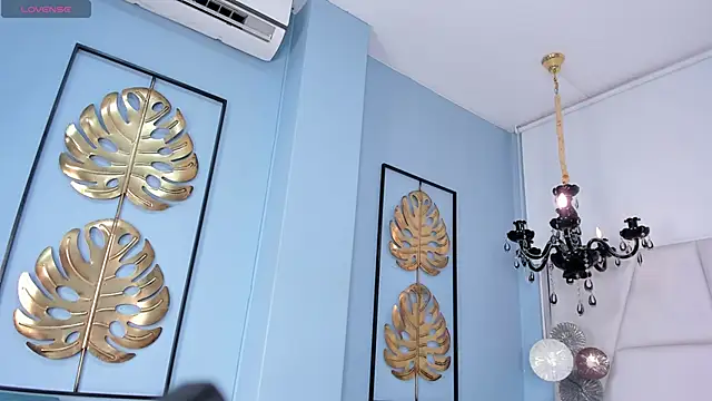 Aitana Hilton  online show from 10-06-25, 11:40