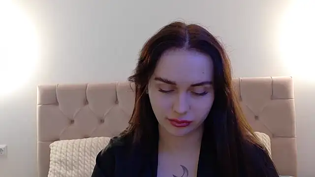 Snapshot of Lilliana_Moon chatting on 01-21-25, 01:22 Lilliana Moon online show from 01-21-25, 01:22