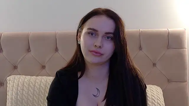 Snapshot of Lilliana_Moon chatting on 01-24-25, 04:49 Lilliana Moon online show from 01-24-25, 04:49