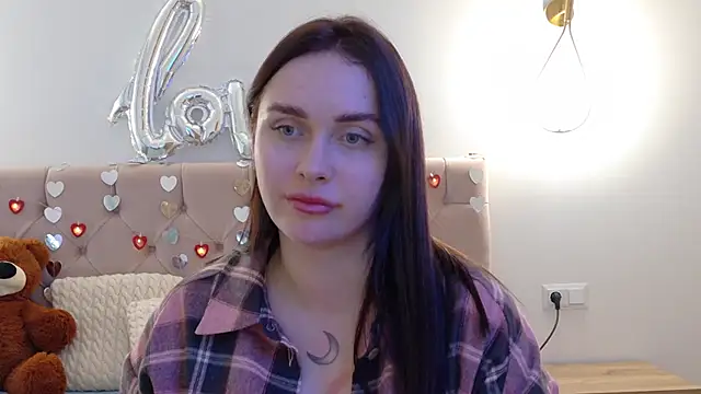 Snapshot of Lilliana_Moon chatting on 02-25-25, 01:50 Lilliana Moon online show from 02-25-25, 01:50