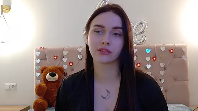 Snapshot of Lilliana_Moon chatting on 02-26-25, 09:21 Lilliana Moon online show from 02-26-25, 09:21