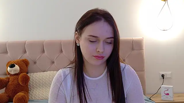 Snapshot of Lilliana_Moon chatting on 03-06-25, 12:09 Lilliana Moon online show from 03-06-25, 12:09