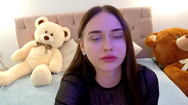 Snapshot of Lilliana_Moon chatting on 11-15-25, 09:06 Lilliana Moon online show from 11-15-25, 09:06