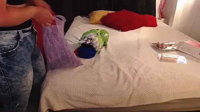 Snapshot of zahra_Jalid chatting on 02-08-25, 01:01 zahra Jalid online show from 02-08-25, 01:01