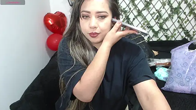 Snapshot of zahra_Jalid chatting on 03-05-25, 08:42 zahra Jalid online show from 03-05-25, 08:42