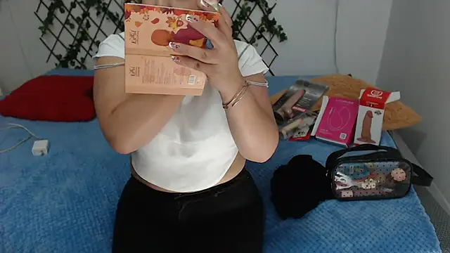 Snapshot of zahra_Jalid chatting on 03-11-25, 08:09 zahra Jalid online show from 03-11-25, 08:09