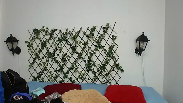 Snapshot of zahra_Jalid chatting on 03-13-25, 08:00 zahra Jalid online show from 03-13-25, 08:00