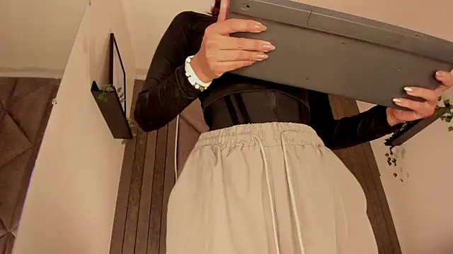 Snapshot of SabrinaSpell_ chatting on 11-15-25, 11:40 SabrinaSpell online show from 11-15-25, 11:40