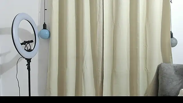 Snapshot of blueroom_party chatting on 01-18-25, 12:36 blueroom party online show from 01-18-25, 12:36