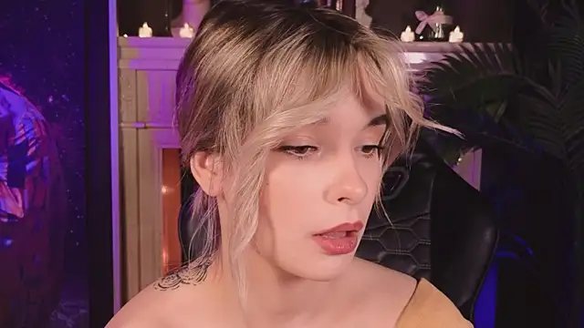 Snapshot of Bella_Alita chatting on 01-18-25, 08:30 Bella Alita online show from 01-18-25, 08:30