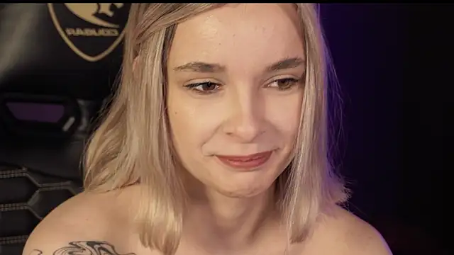 Snapshot of Bella_Alita chatting on 01-28-25, 08:36 Bella Alita online show from 01-28-25, 08:36