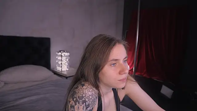 Snapshot of Bella_Alita chatting on 09-13-25, 08:19 Bella Alita online show from 09-13-25, 08:19