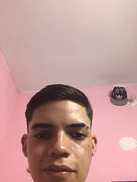 Latinos 2001 online show from 12-05-25, 02:42