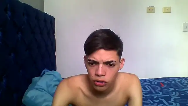 Latinos 2001 online show from 05-06-26, 01:49