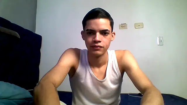 Latinos 2001 online show from 07-04-26, 02:45
