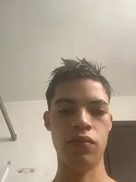 Latinos 2001 online show from 07-19-26, 01:26