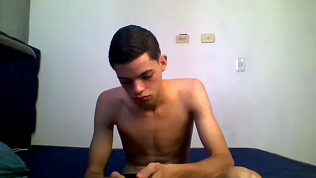 Latinos 2001 online show from 07-28-26, 02:13