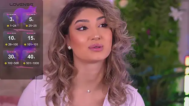 Snapshot of SarahPeach8 chatting on 01-28-25, 08:04 SarahPeach8 online show from 01-28-25, 08:04