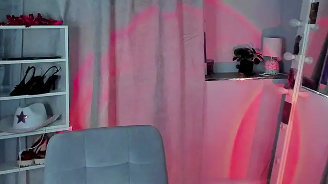 Snapshot of Sahara_Shields chatting on 05-16-26, 11:09 Sahara Shields online show from 05-16-26, 11:09