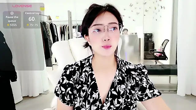 Snapshot of miaomiao-777 chatting on 10-20-25, 02:23 miaomiao-777 online show from 10-20-25, 02:23