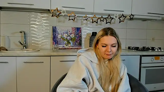 SynnoveEyre online show from 02-06-25, 02:48