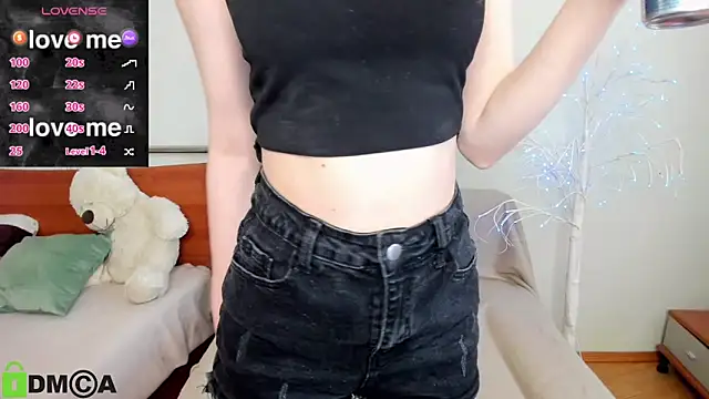 Snapshot of HillEva chatting on 03-11-26, 08:53 HillEva online show from 03-11-26, 08:53